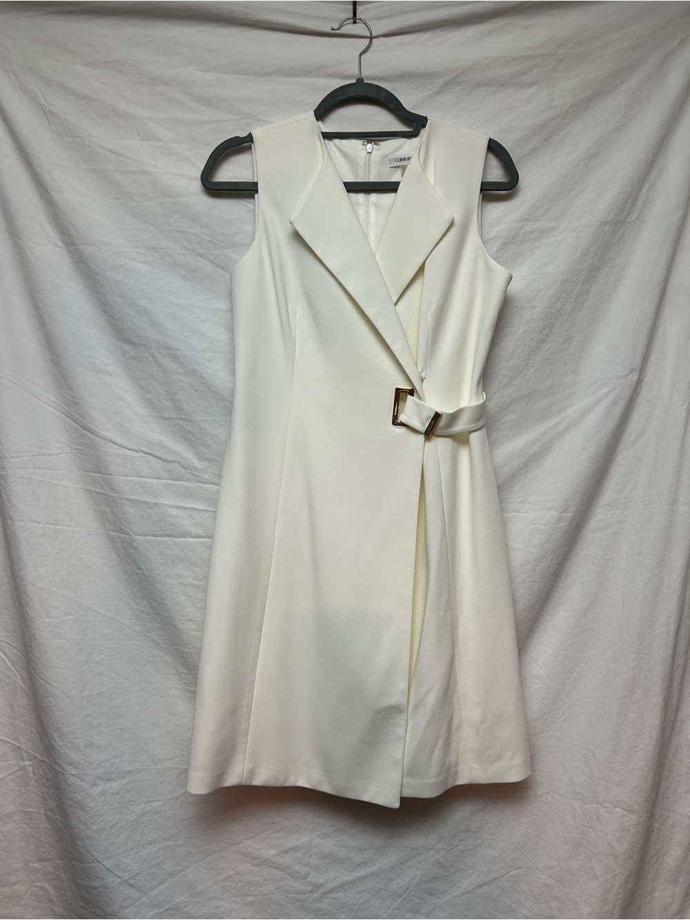 Calvin Klein White Sleeveless Wrap-Style Dress Gold Buckle 8P (fits like 4-6)